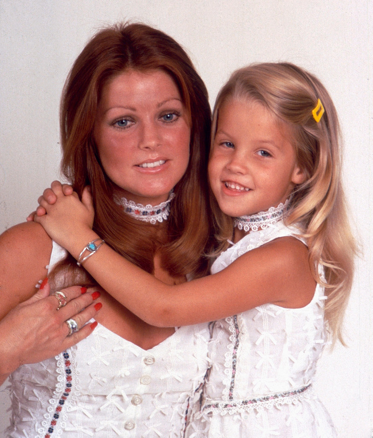 Young Lisa Marie with Priscilla Presley